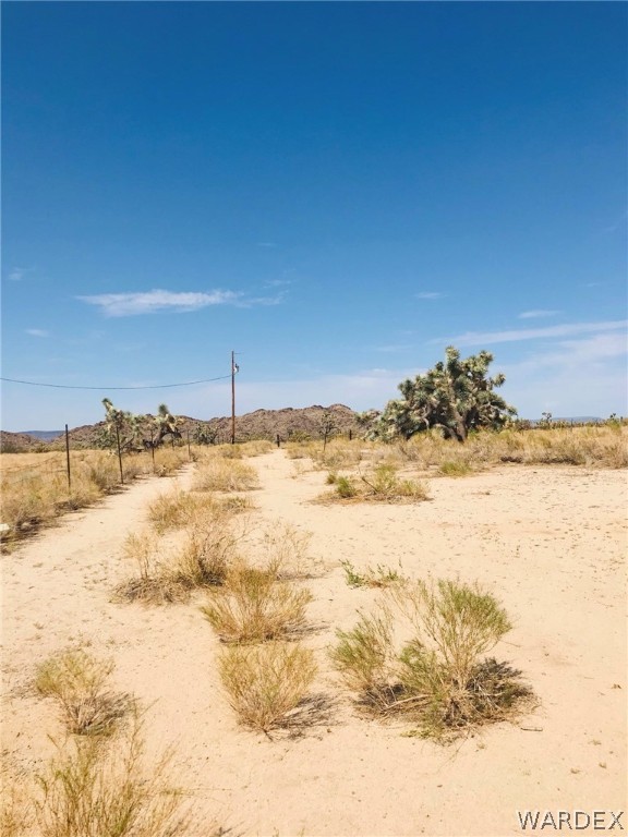 11655 Sherry Road Yucca, AZ 86438 - Photo 3 of 13