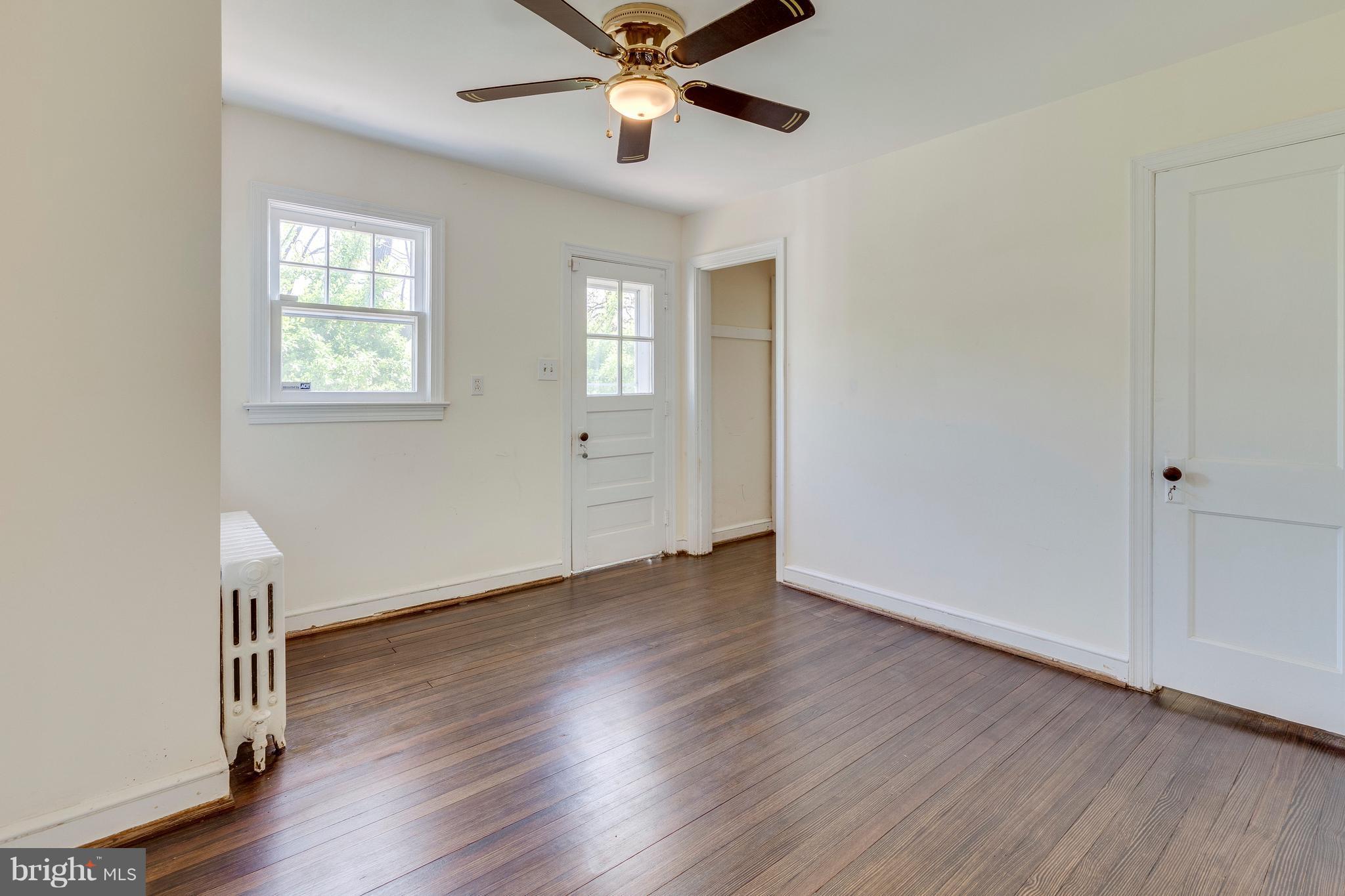 11221 Rose Lane Silver Spring, MD 20902 - Photo 13 of 30 Interior (General)