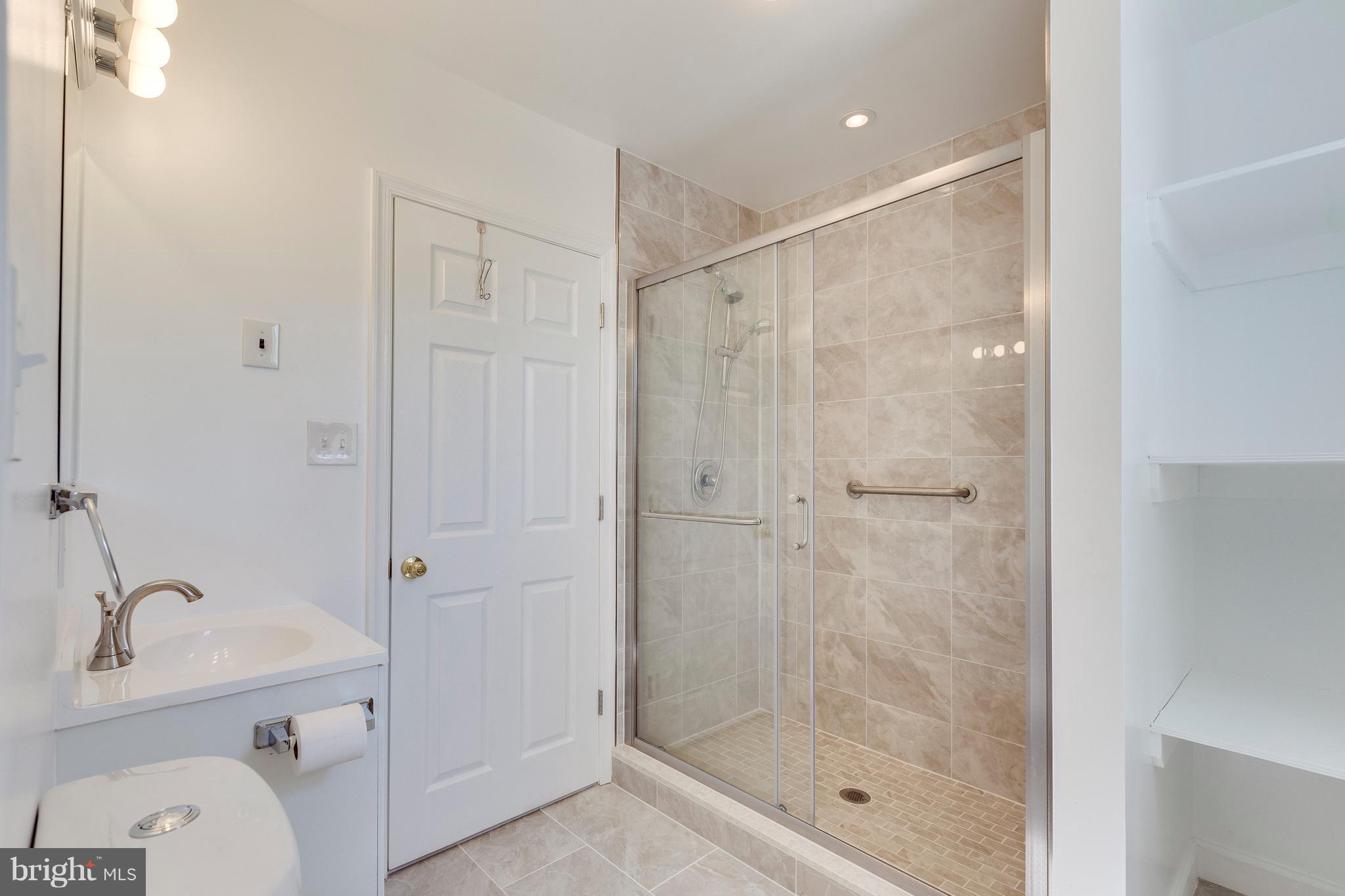 11221 Rose Lane Silver Spring, MD 20902 - Photo 19 of 30 Bath
