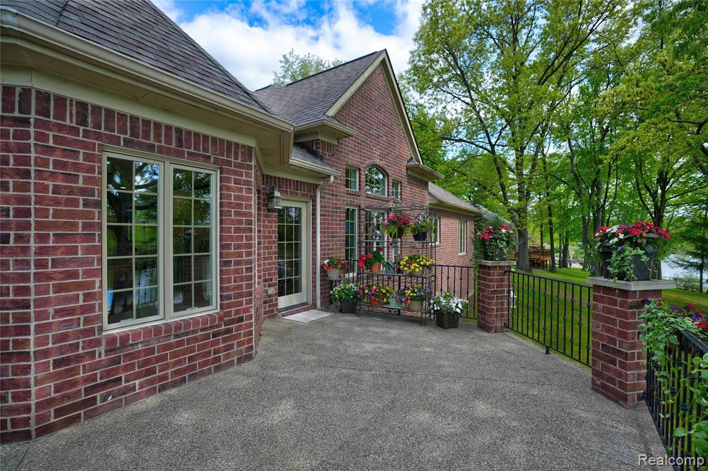 3074 Pond Road Leonard, MI 48367 - Photo 57 of 73