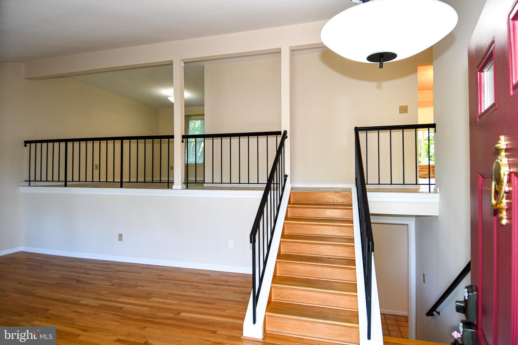11061 Tottenham Lane Reston, VA 20194 - Photo 6 of 89