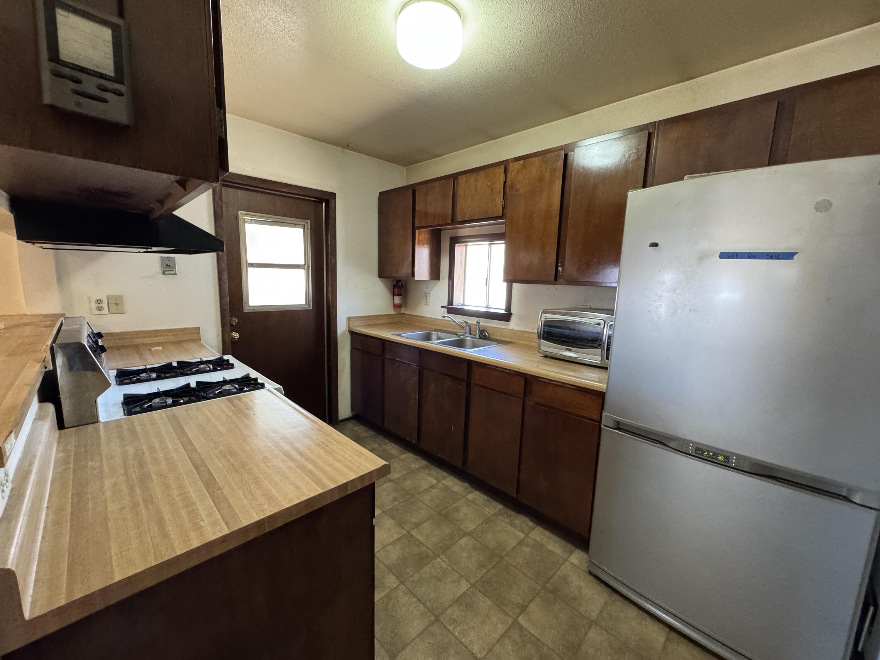 20694 Roff Way Burney, CA 96013 - Photo 11 of 31 20260708_203528675_iOS