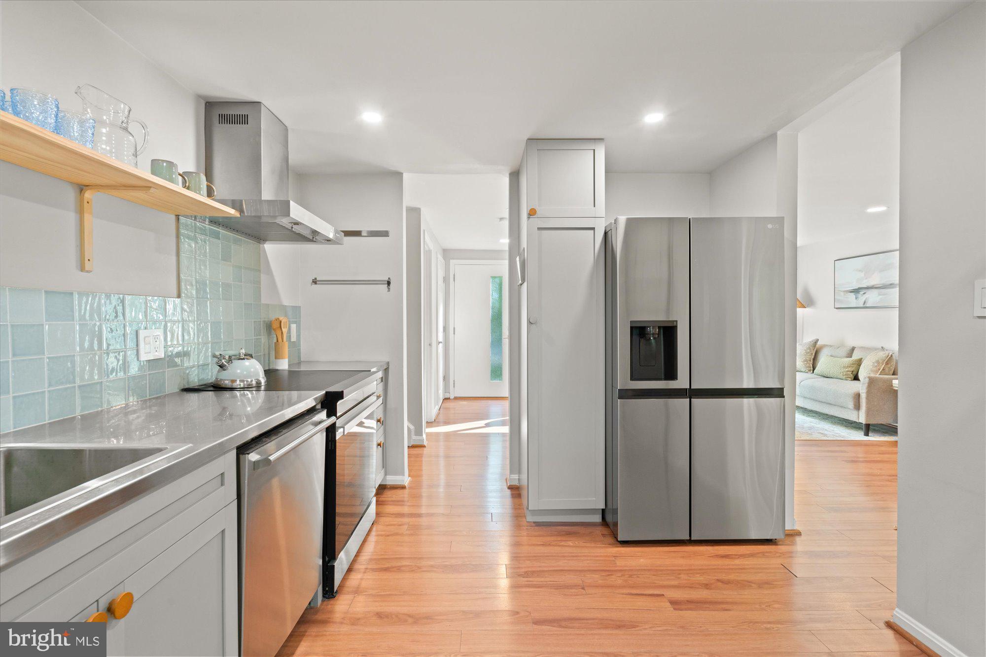 2228 Cocquina Drive Reston, VA 20191 - Photo 13 of 36