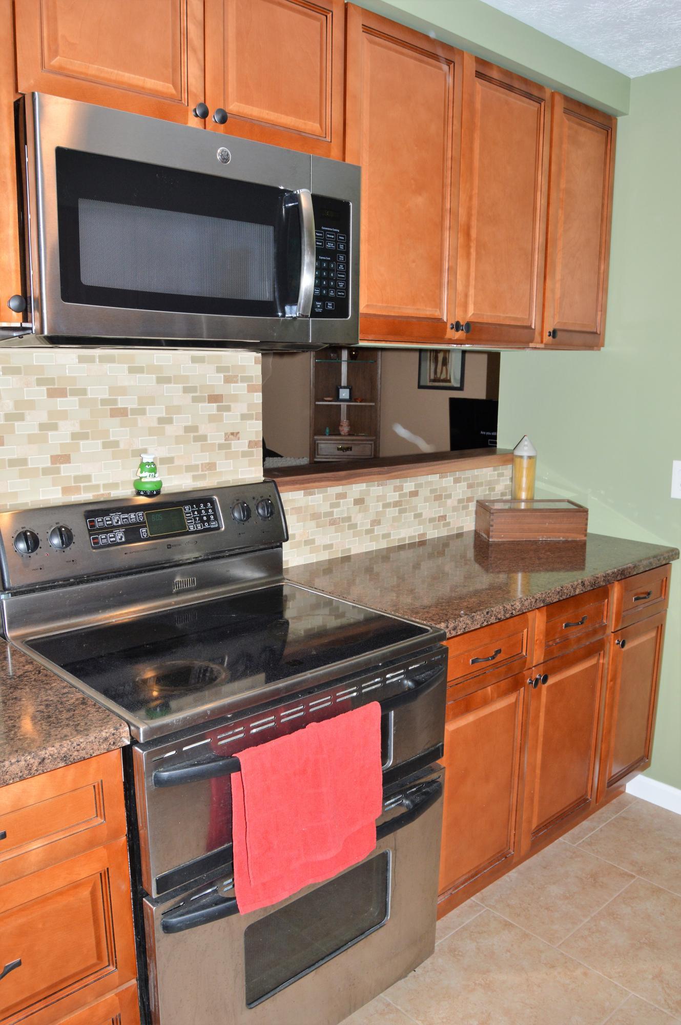 5226 Dierker Road, Unit B Columbus, OH 43220 - Photo 4 of 19