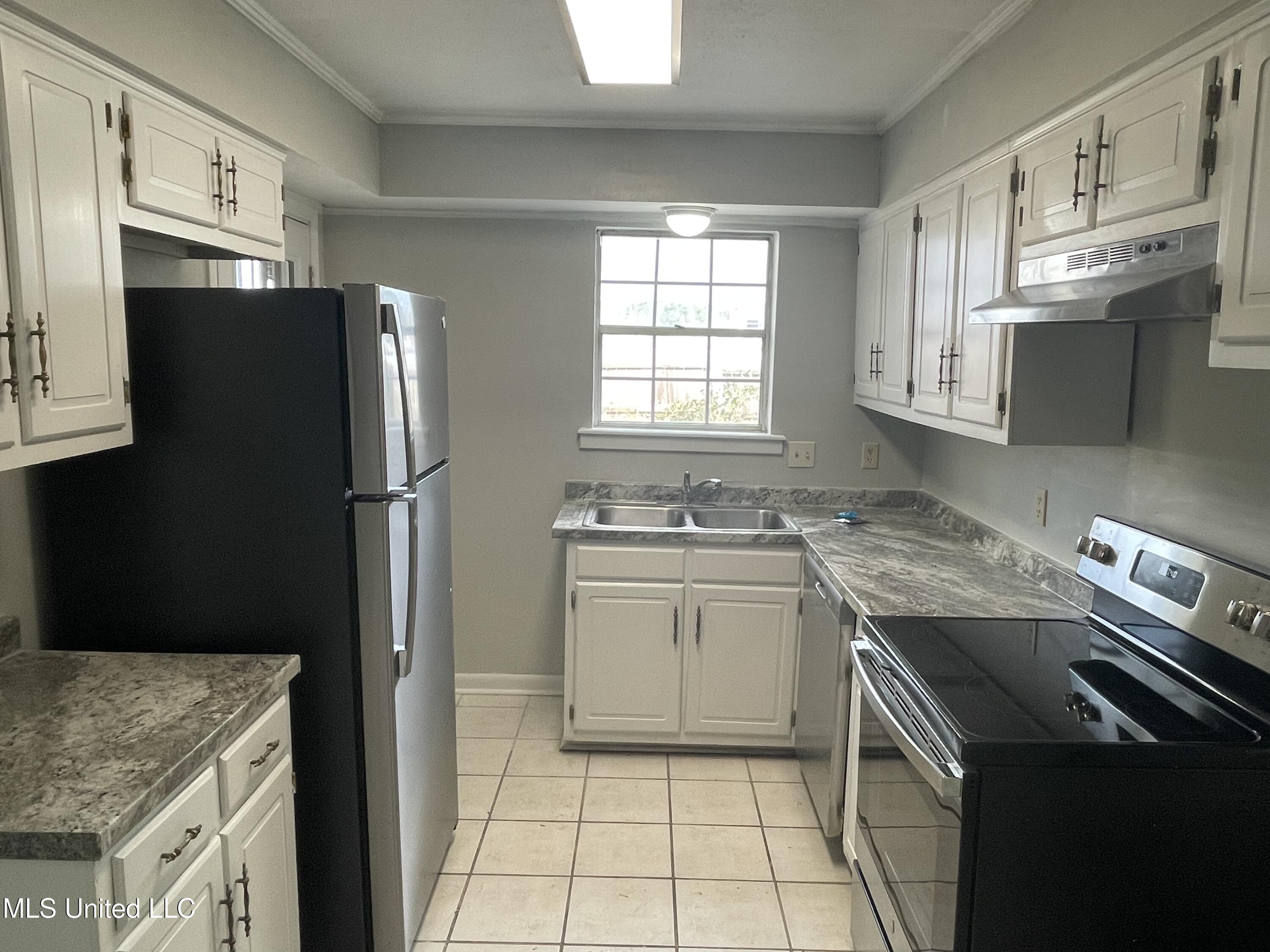 1201-1202 Jamestown Way Jackson, MS 39211 - Photo 6 of 11 DA6864DD-164A-4A34-8A3B-1BD76DC39D4A