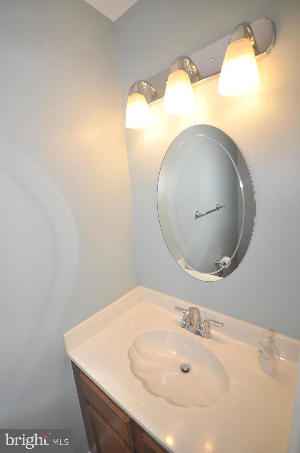 2449 McCormick Road Rockville, MD 20850 - Photo 17 of 42 Powder Room