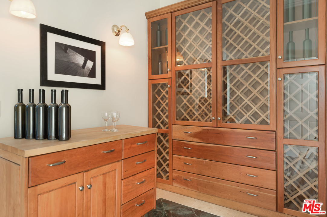 21930 Carbon Mesa Road Malibu, CA 90265 - Photo 14 of 45