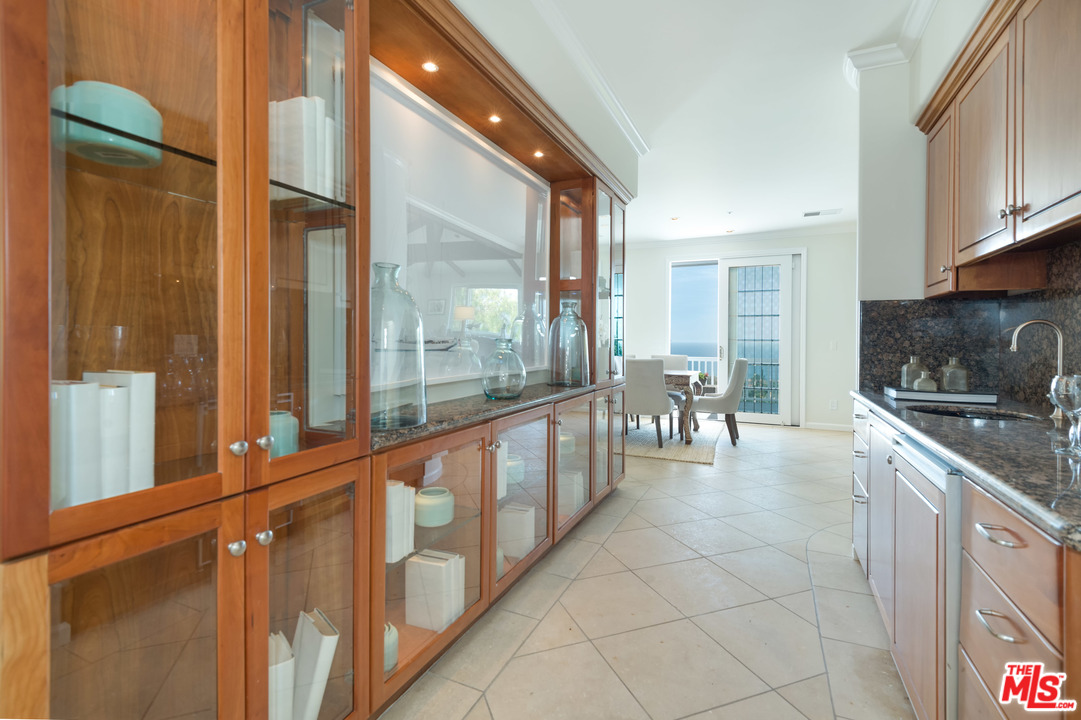 21930 Carbon Mesa Road Malibu, CA 90265 - Photo 15 of 45