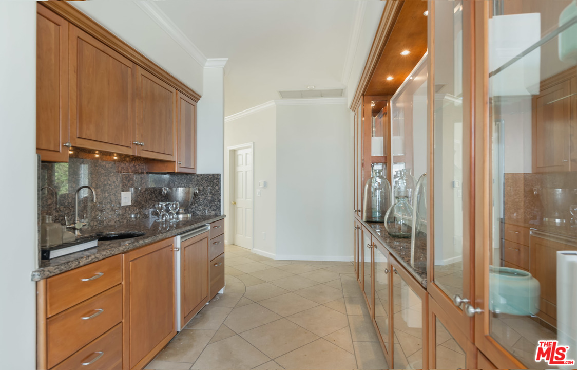 21930 Carbon Mesa Road Malibu, CA 90265 - Photo 17 of 45