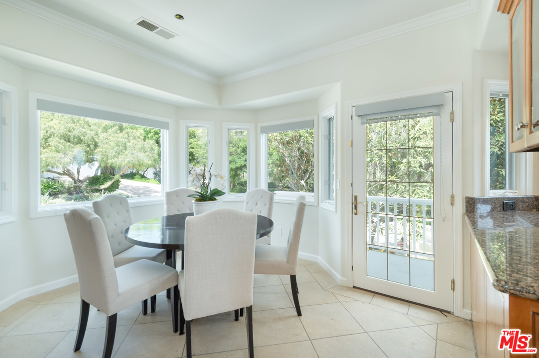 21930 Carbon Mesa Road Malibu, CA 90265 - Photo 18 of 45