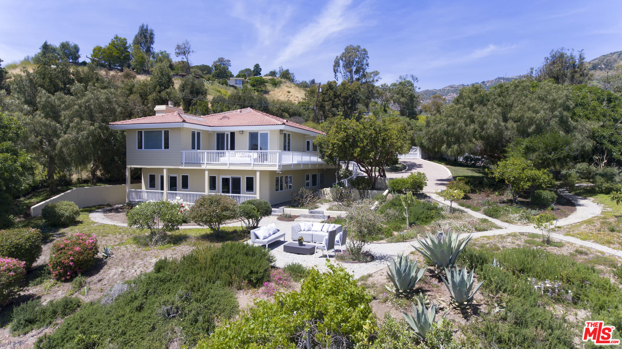 21930 Carbon Mesa Road Malibu, CA 90265 - Photo 3 of 45