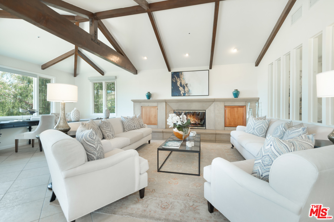 21930 Carbon Mesa Road Malibu, CA 90265 - Photo 25 of 45