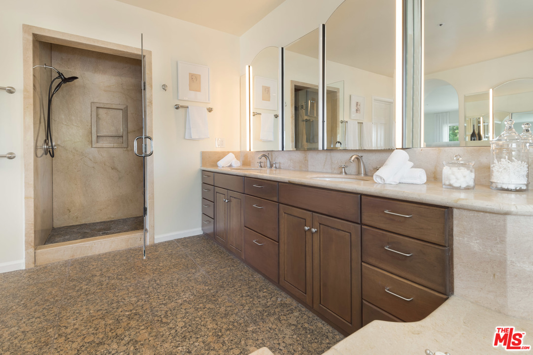 21930 Carbon Mesa Road Malibu, CA 90265 - Photo 28 of 45