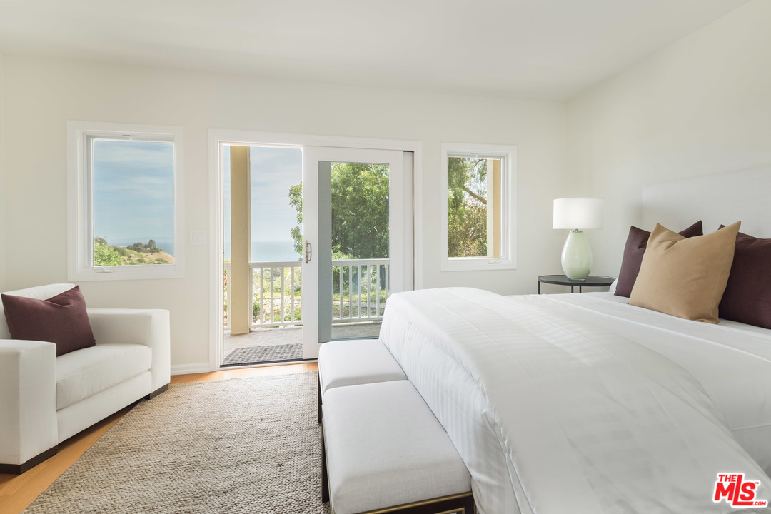 21930 Carbon Mesa Road Malibu, CA 90265 - Photo 35 of 45