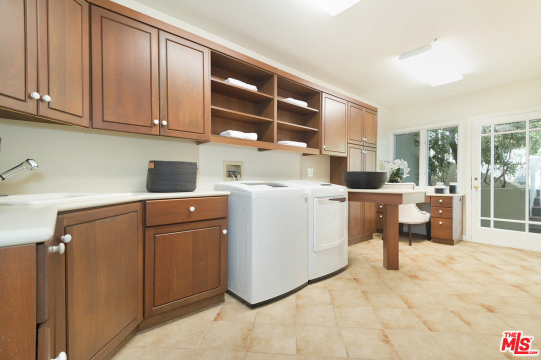 21930 Carbon Mesa Road Malibu, CA 90265 - Photo 38 of 45