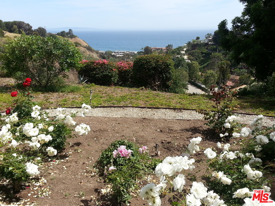 21930 Carbon Mesa Road Malibu, CA 90265 - Photo 41 of 45