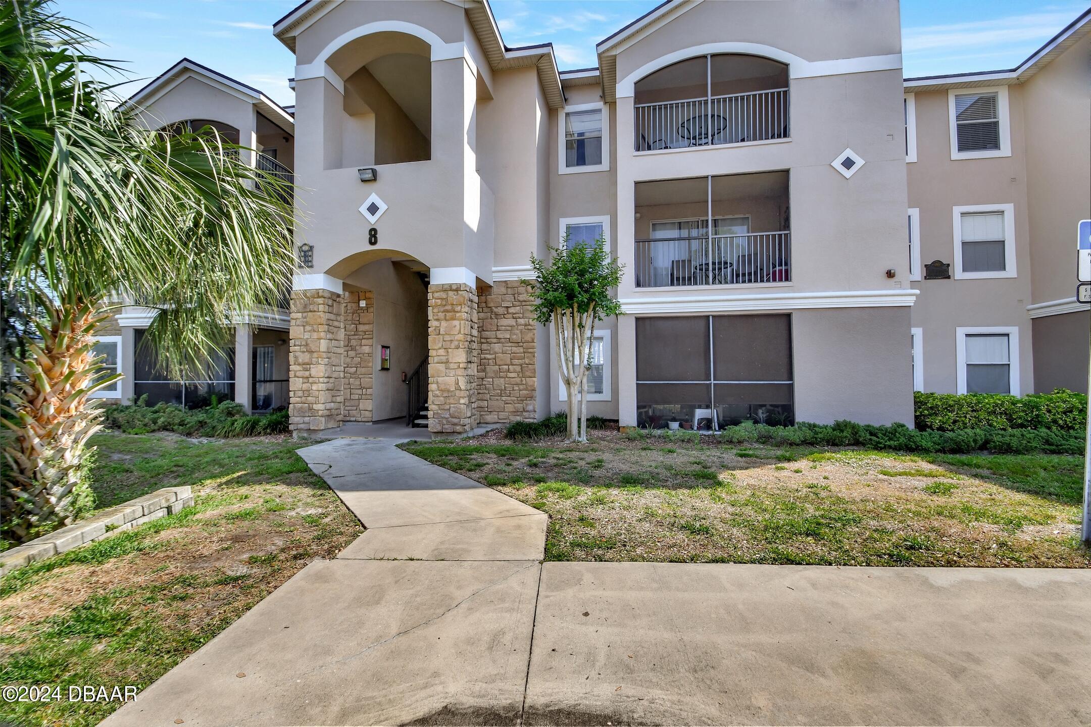 940 Village Trl Unit 8-202