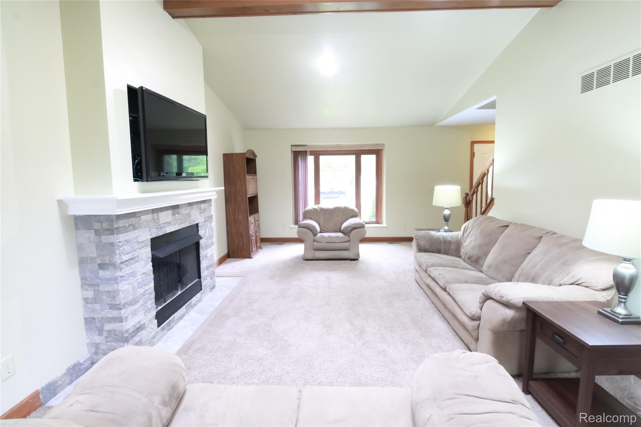 734 Kentucky Drive Rochester, MI 48307 - Photo 13 of 55 1EB61B95-CE75-47EF-9A86-D81DD4921500.jpeg