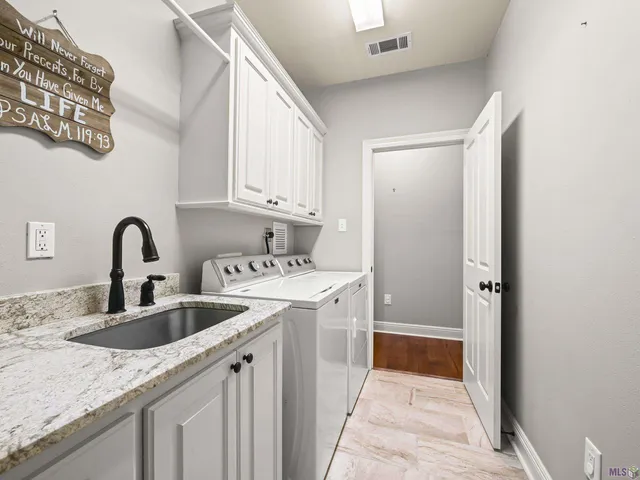 $345,000 | 19910 Stone Hill Drive, Denham Springs, LA 70726