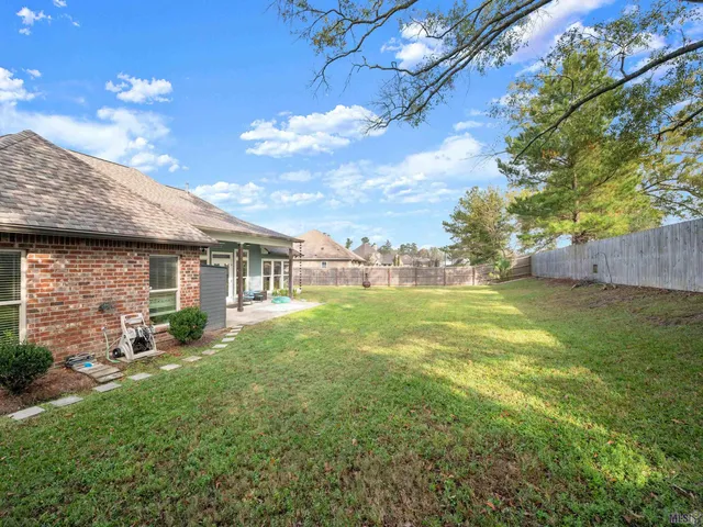 $345,000 | 19910 Stone Hill Drive, Denham Springs, LA 70726