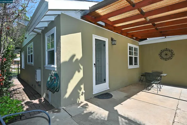 $1,488,888 | 925 North Road, Belmont, CA 94002