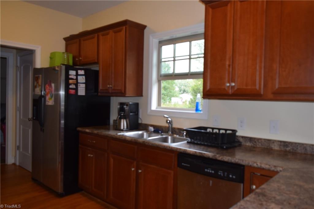 3919 Waterview Road High Point, NC 27265 - Photo 4 of 21 Gallery Image 4