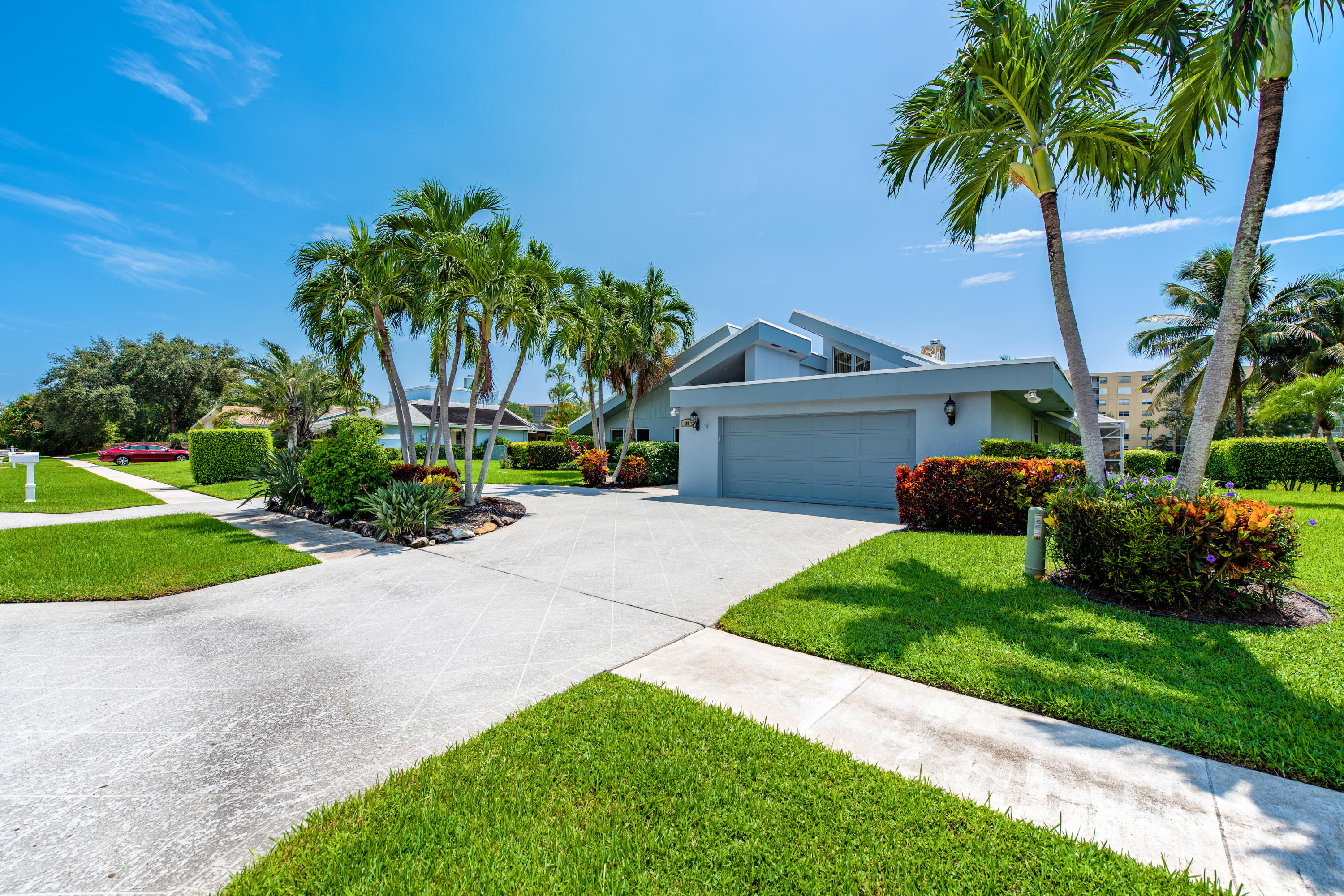 268 Northwest 64th Street Boca Raton, FL 33487 - Photo 36 of 40 Front of Home 5