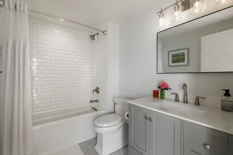 $1,925,000 | 72 Washington Street, Unit 1, Boston, MA 02129