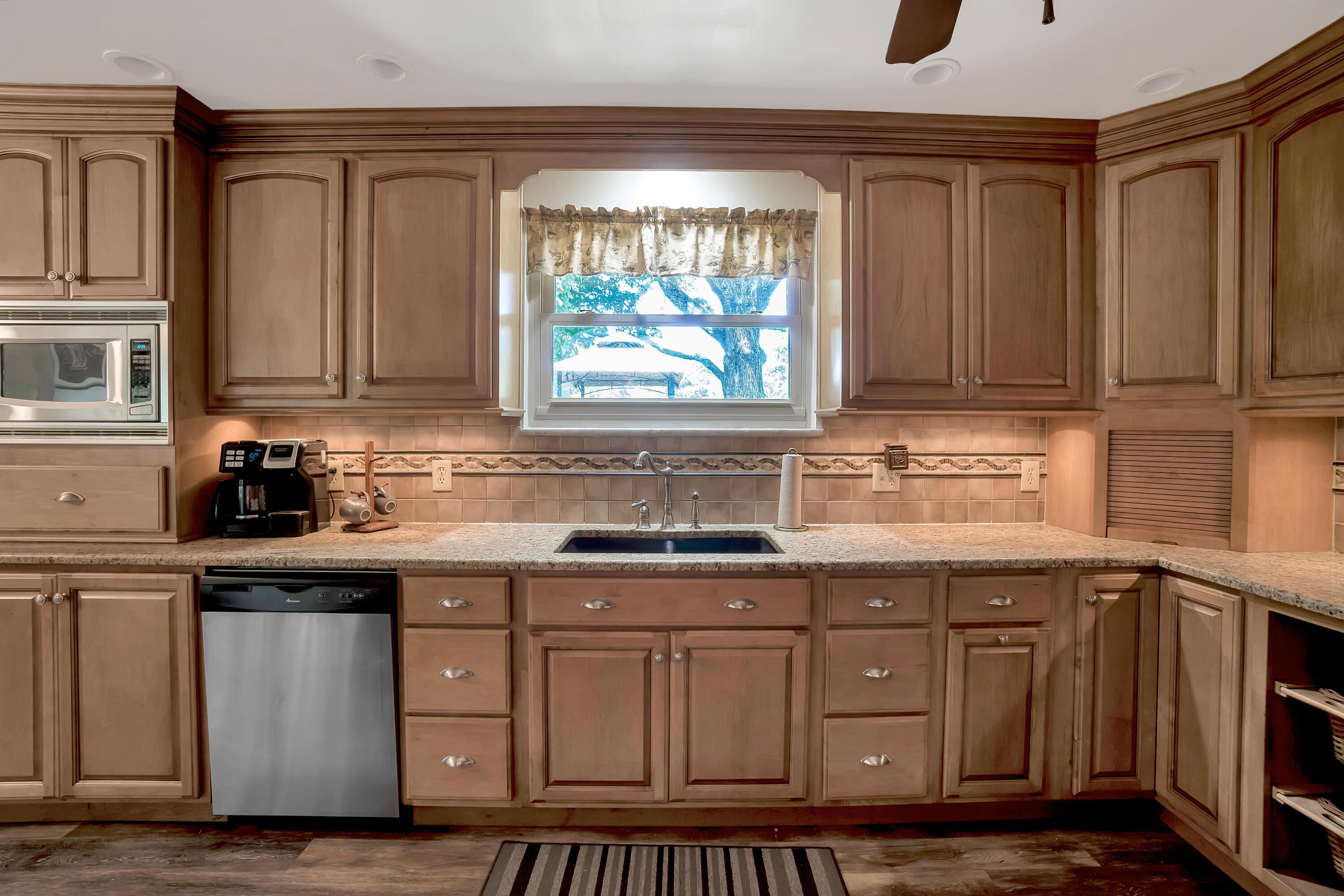 3939 Clotts Road Columbus, OH 43230 - Photo 17 of 50 Kitchen 3