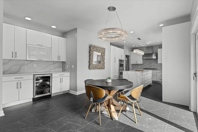 $1,995,000 | 2751 West Deer Creek Court, River Hills, WI 53217