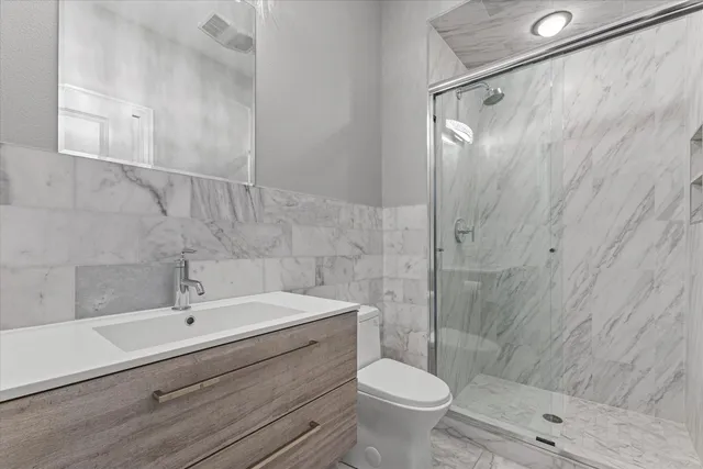 $1,995,000 | 2751 West Deer Creek Court, River Hills, WI 53217