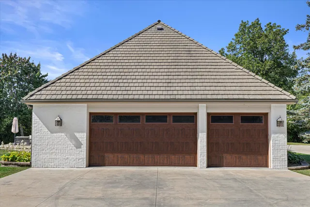 $1,995,000 | 2751 West Deer Creek Court, River Hills, WI 53217