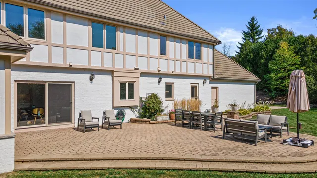 $1,995,000 | 2751 West Deer Creek Court, River Hills, WI 53217