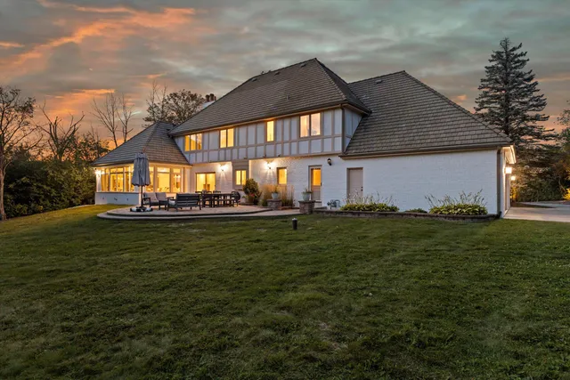 $1,995,000 | 2751 West Deer Creek Court, River Hills, WI 53217