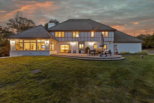 $1,995,000 | 2751 West Deer Creek Court, River Hills, WI 53217