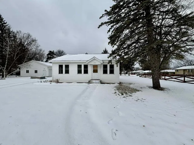 $265,000 | 2305 Division Street North, North St. Paul, MN 55109