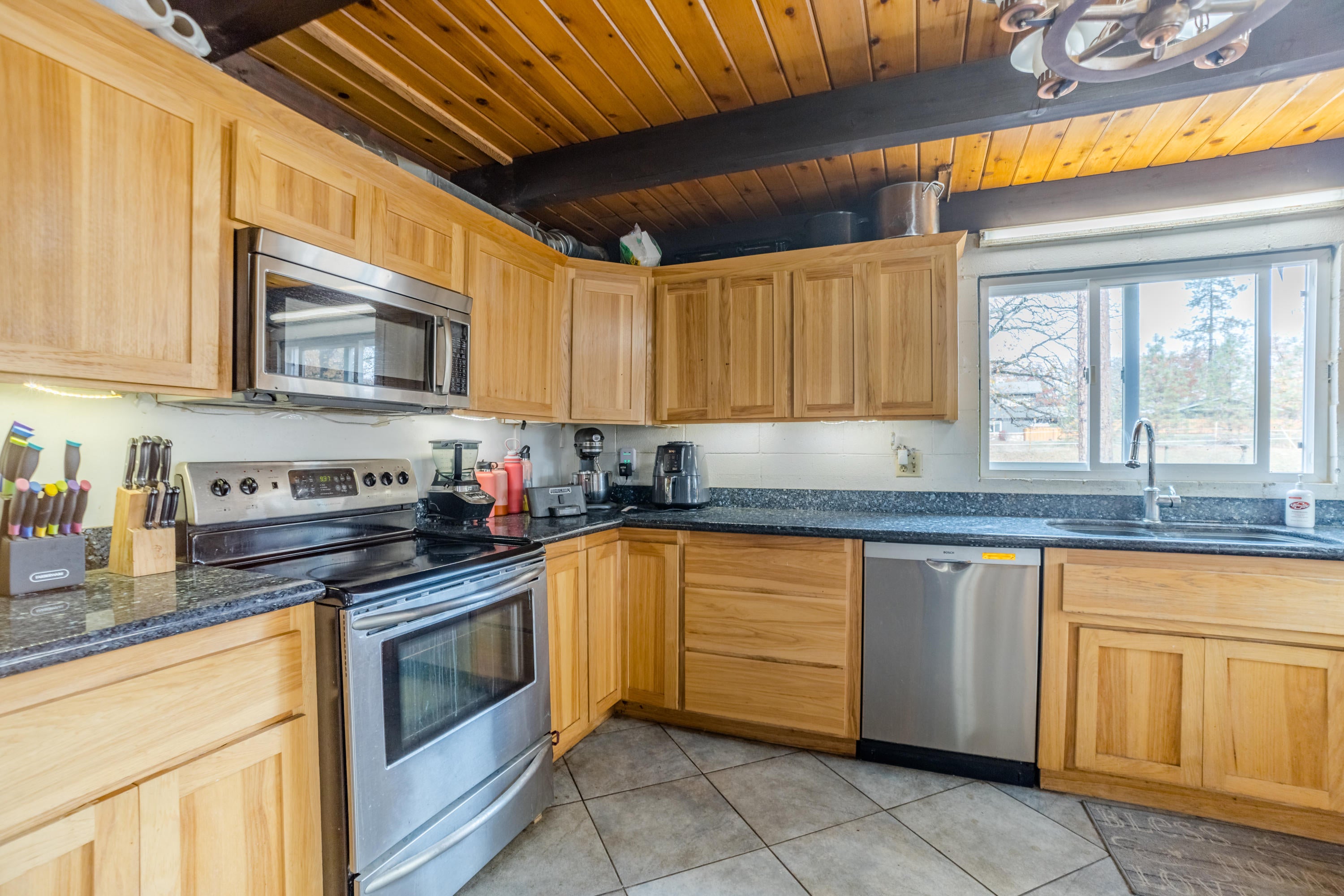 11340 Michael Road White City, OR 97503 - Photo 9 of 21 079A1660-HDR