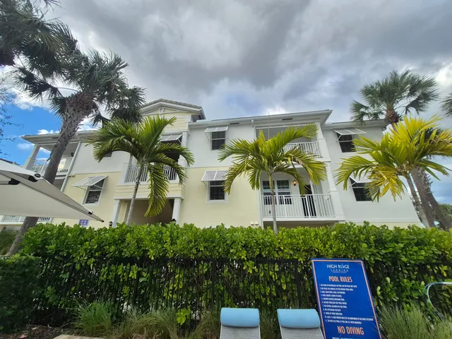 $2,590 | 3611 High Ridge Road, Unit 308, Boynton Beach, FL 33426