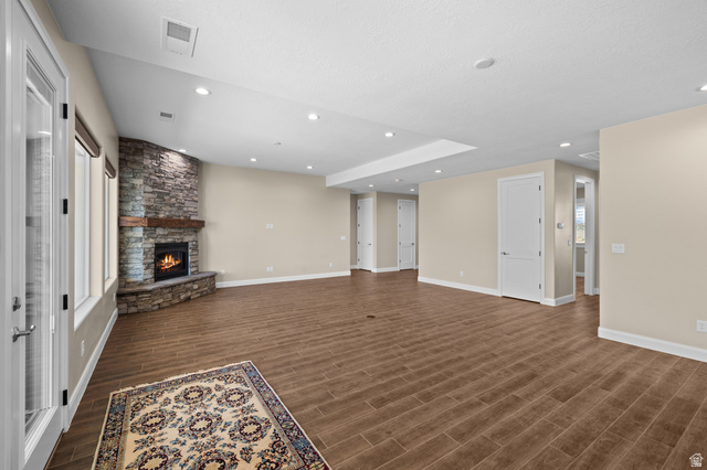 1930 Crimson Road Kanab, UT 84741 - Photo 9 of 42 Living Room with Gas Fireplace