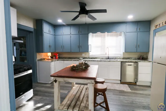 $220,000 | 116 4th Street, Unit 327 W MADISON ST, Madison, KS 66860