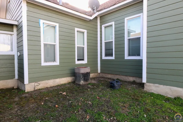 $220,000 | 116 4th Street, Unit 327 W MADISON ST, Madison, KS 66860
