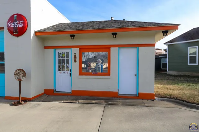 $220,000 | 116 4th Street, Unit 327 W MADISON ST, Madison, KS 66860