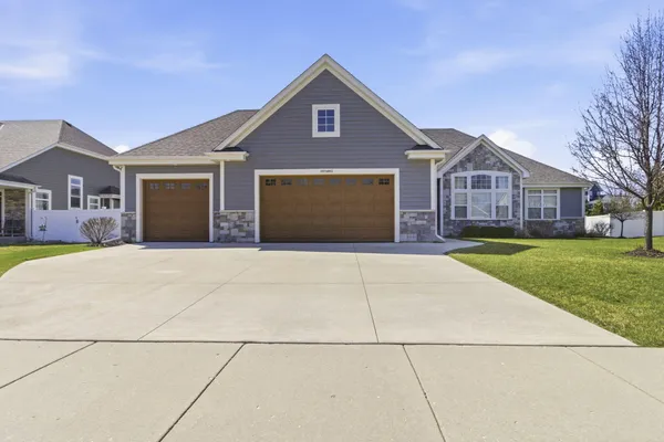 $829,900 | W47N863 Bobolink Avenue, Cedarburg, WI 53012