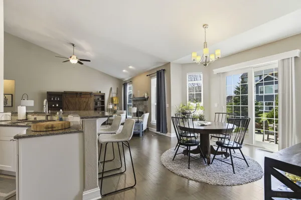 $829,900 | W47N863 Bobolink Avenue, Cedarburg, WI 53012