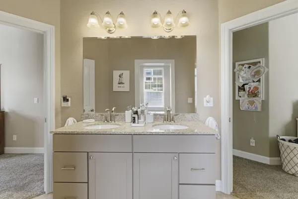 $829,900 | W47N863 Bobolink Avenue, Cedarburg, WI 53012