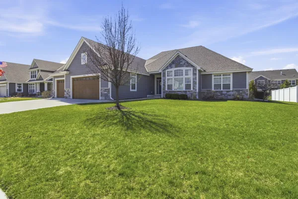 $829,900 | W47N863 Bobolink Avenue, Cedarburg, WI 53012