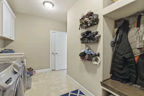 $829,900 | W47N863 Bobolink Avenue, Cedarburg, WI 53012