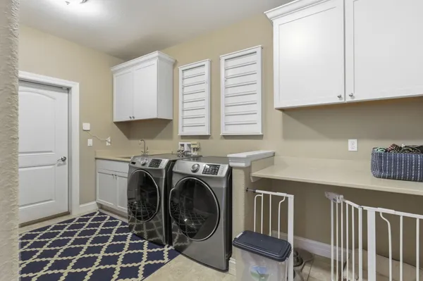 $829,900 | W47N863 Bobolink Avenue, Cedarburg, WI 53012