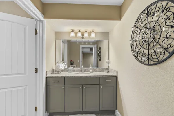 $829,900 | W47N863 Bobolink Avenue, Cedarburg, WI 53012