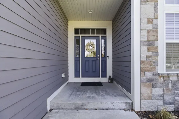 $829,900 | W47N863 Bobolink Avenue, Cedarburg, WI 53012